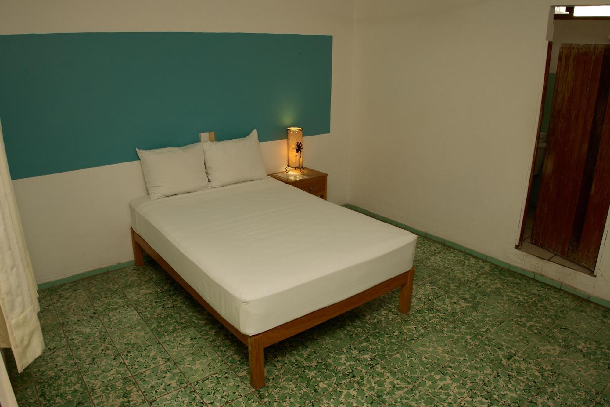 Hotel San Lorenzo Barra de Navidad Extérieur photo