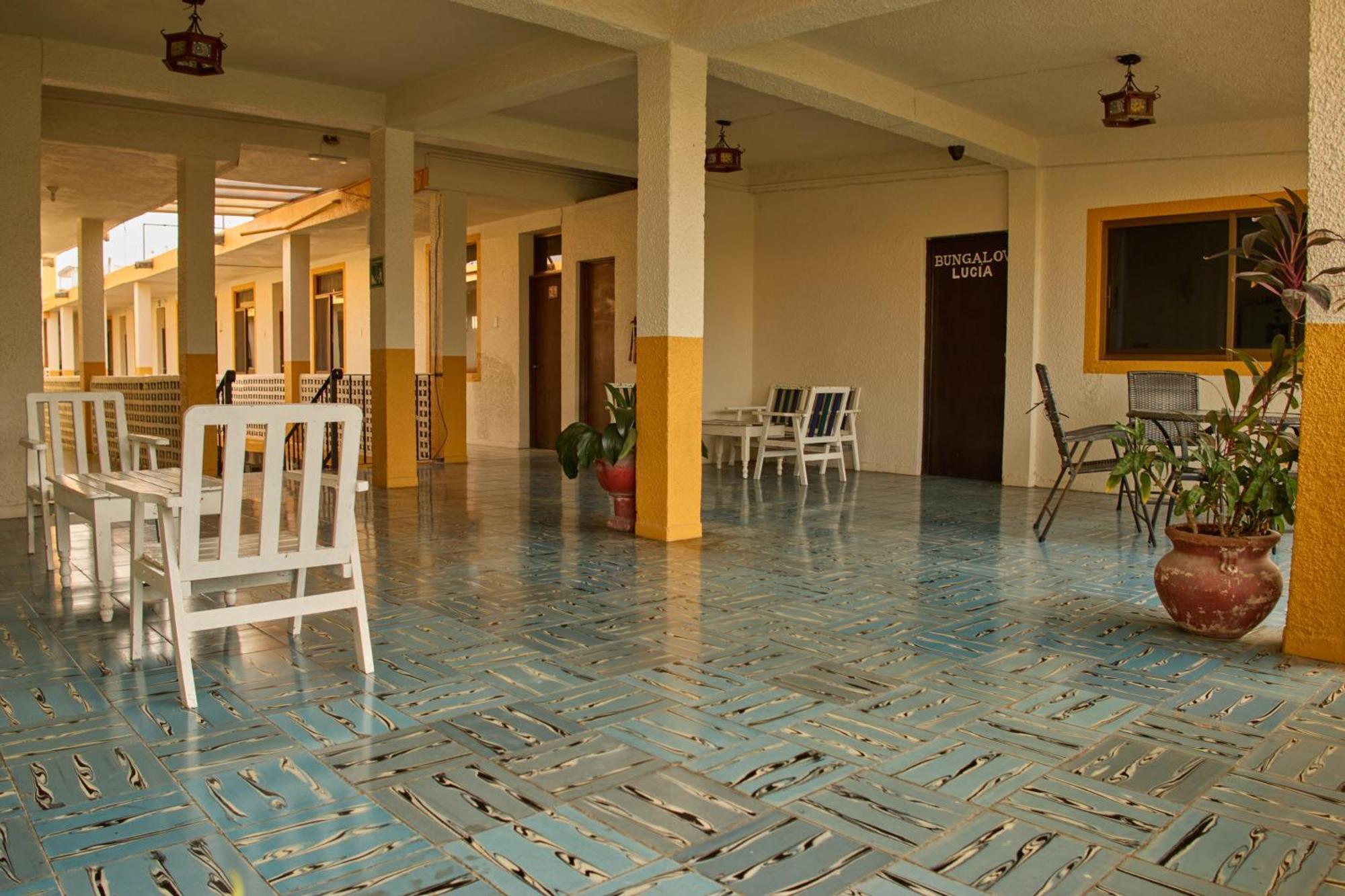 Hotel San Lorenzo Barra de Navidad Extérieur photo