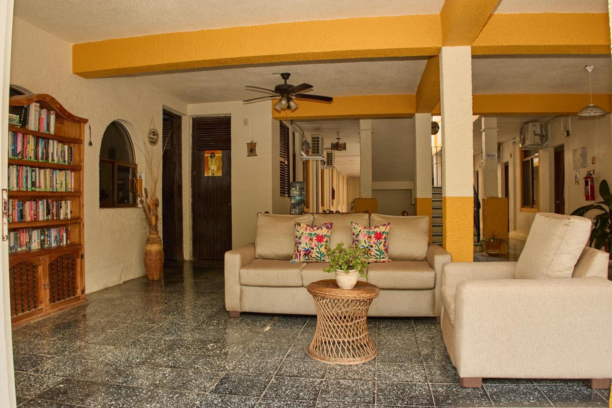 Hotel San Lorenzo Barra de Navidad Extérieur photo